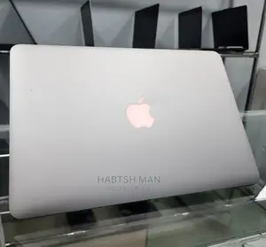 New Laptop Apple MacBook 2015 8GB Intel Core I5 SSD 256GB