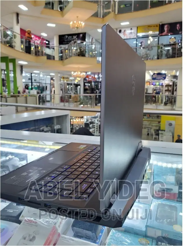 New Laptop MSI GE66 Raider 16GB Intel Core I7 SSD 1T