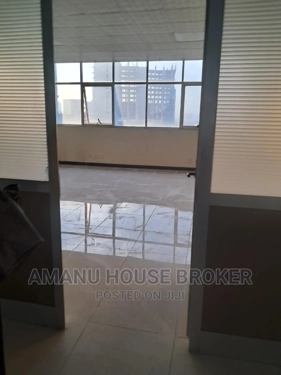 Urgent Office for Rent 160sqm