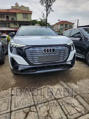 Audi Q5 2024 White