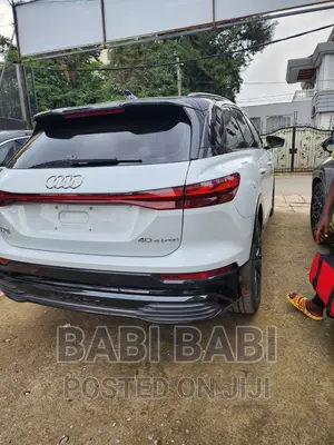 Audi Q5 2024 White