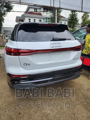 Audi Q5 2024 White