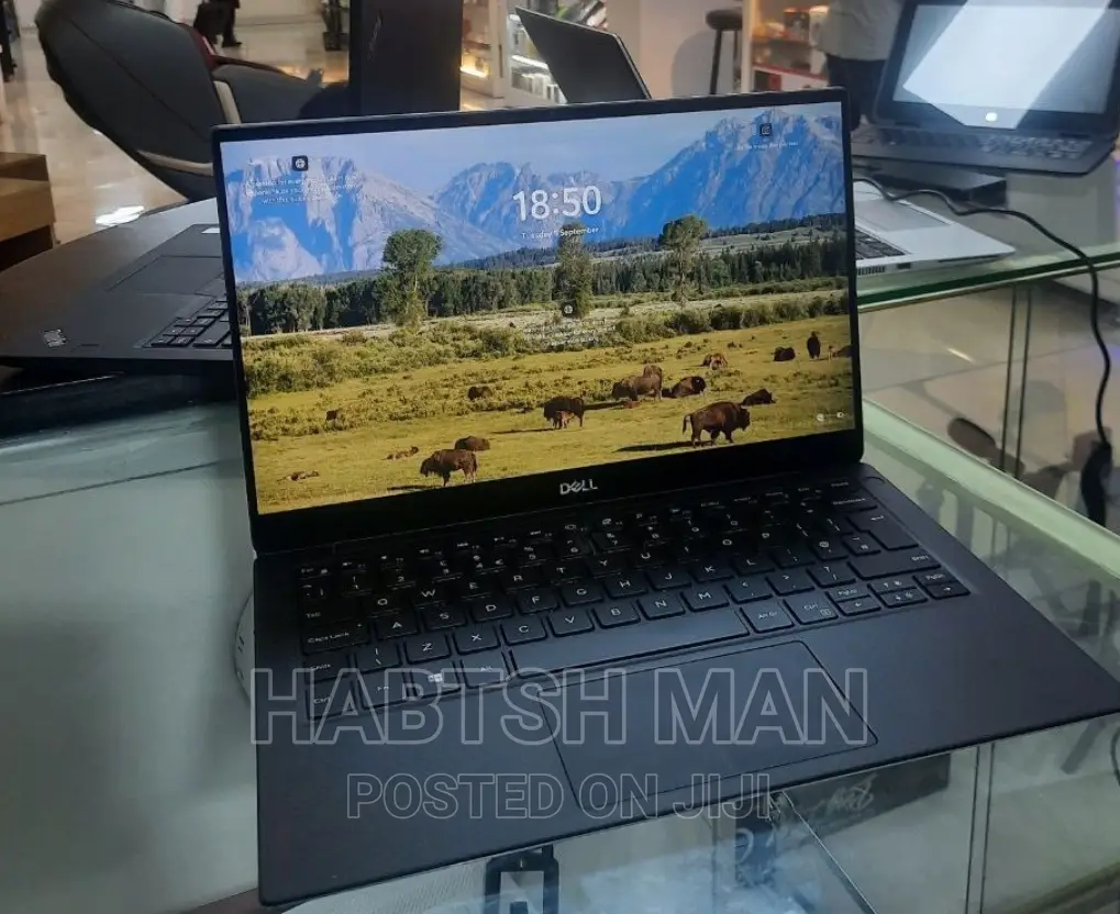 New Laptop Dell XPS 15 8GB Intel Core i7 SSD 512GB