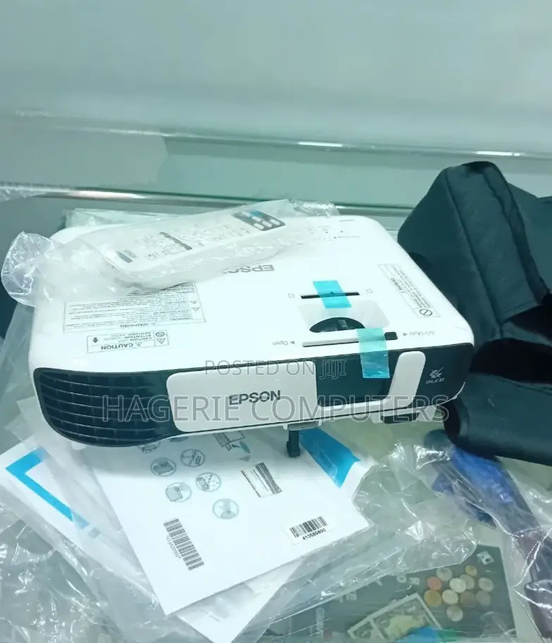 Brand New EPSON Eb-S41 Projector