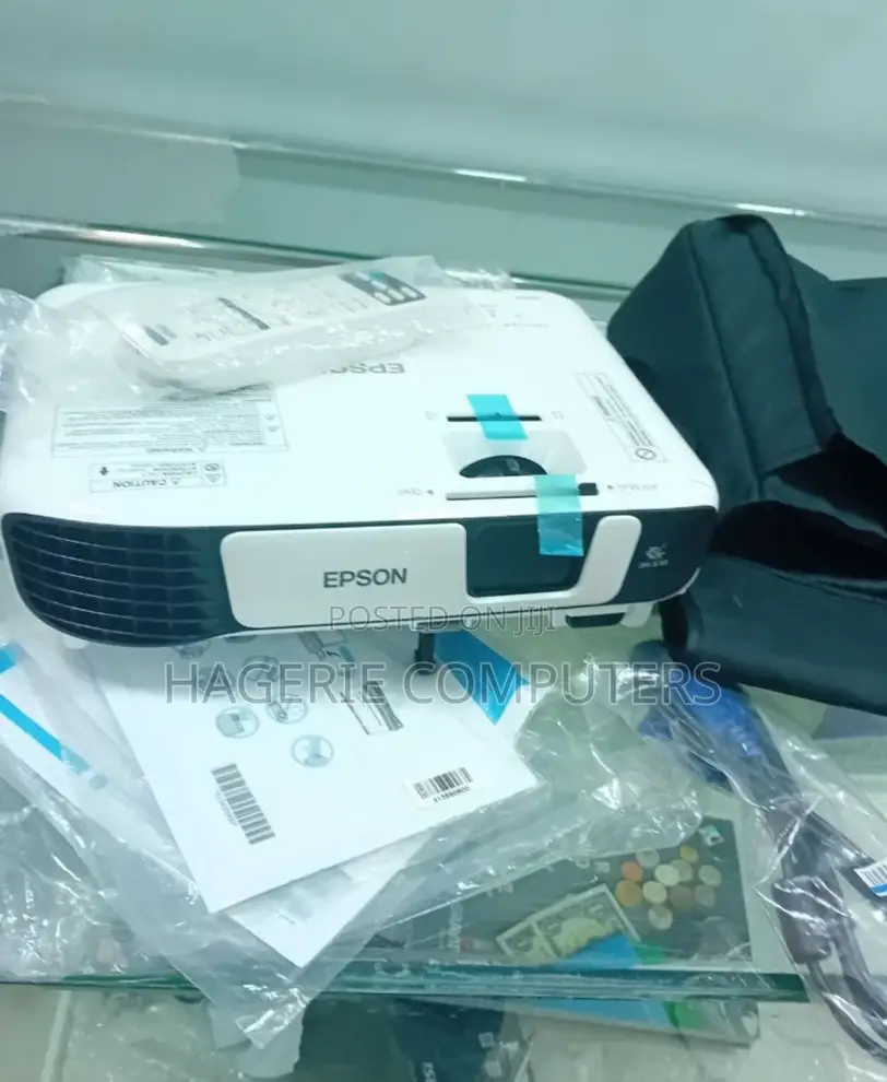 Brand New EPSON Eb-S41 Projector
