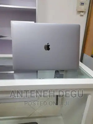 New Laptop Apple MacBook Pro 2017 16GB Intel Core I7 SSD 512GB