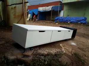 ሲሳብ 2 ሜትር የሚሆን ቲቪ እስታንድ