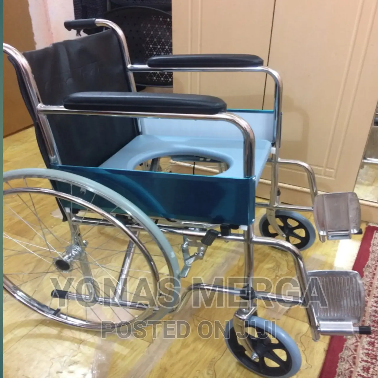 Medical Commode Folding Wheelchair,Automation Grade:Manual