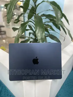 Laptop Apple MacBook Air 2022 M2 8GB Apple M2 SSD 256GB