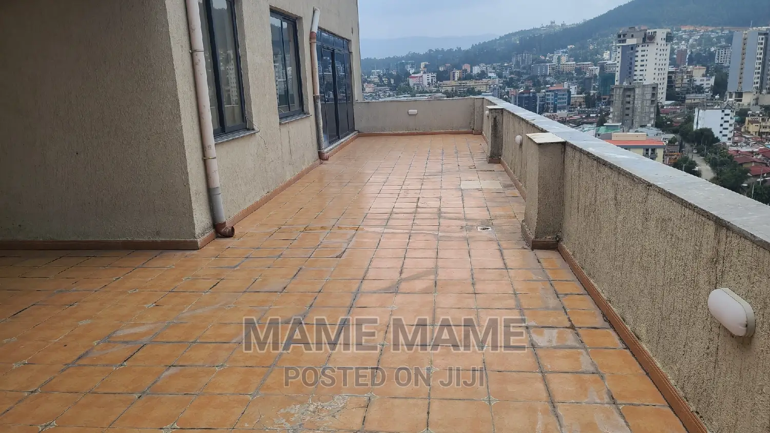 4bdrm Penthouse in Addis Abeba, Bole for rent