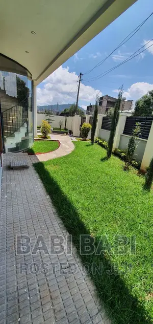 9bdrm House in ጀርመን አደባባይ አካባቢ, Nifas Silk-Lafto for sale