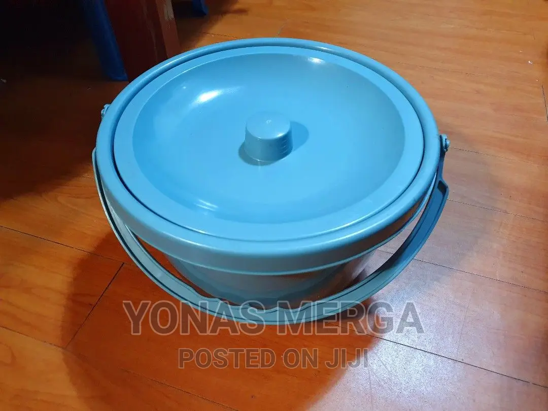 Commode Chair/ Urinal for Elderly/ Patient
