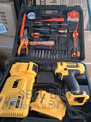 Dewalt Cahrg Drill With Accessory