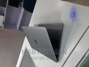 New Laptop Apple MacBook Pro 2020 16GB Intel Core I5 SSD 1T