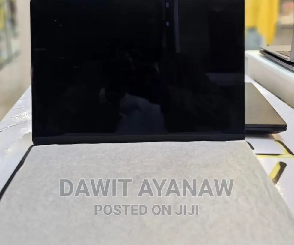 New Laptop Apple MacBook Air 2022 M2 8GB Apple M2 SSD 256GB