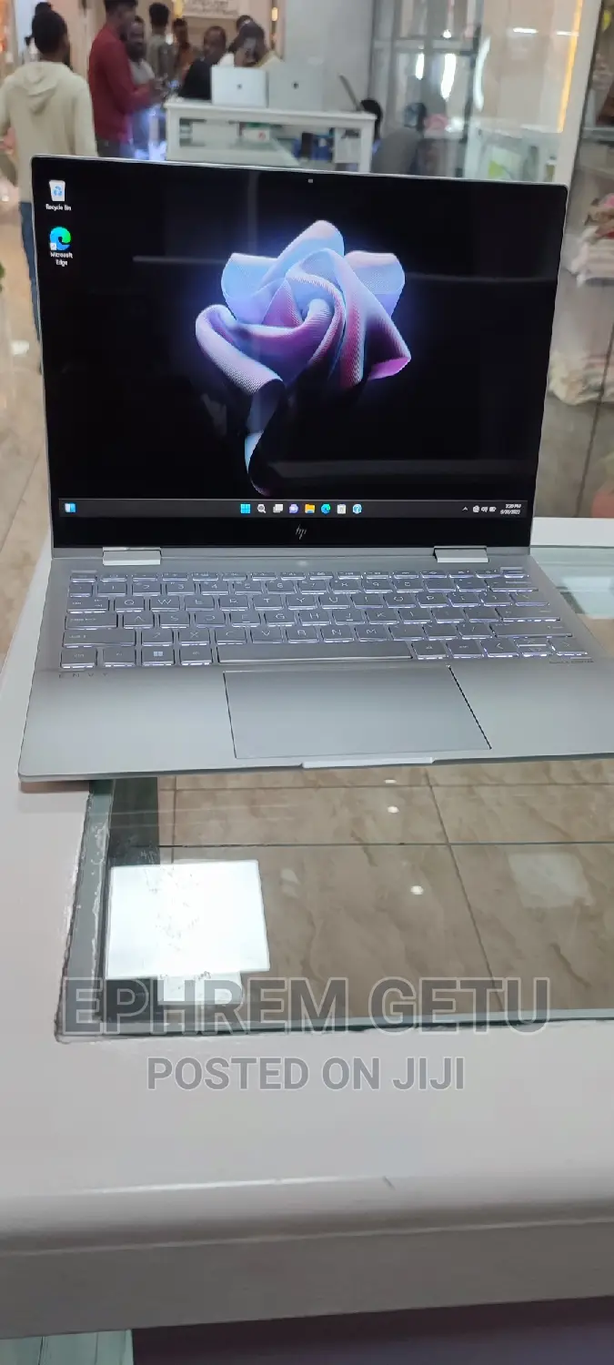 New Laptop HP Envy X360 8GB Intel Core I7 SSD 512GB