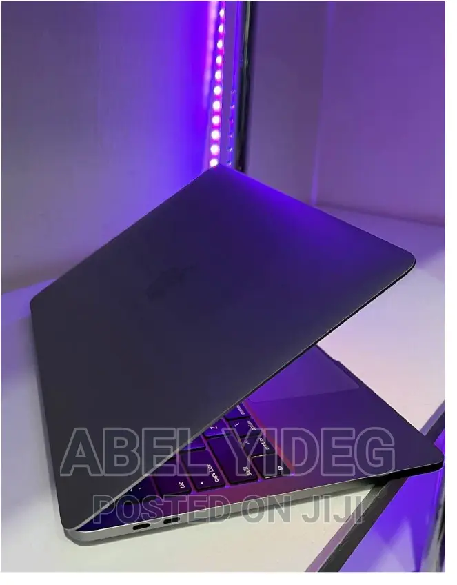 New Laptop Apple MacBook Pro 2019 8GB Intel Core I5 SSD 128GB
