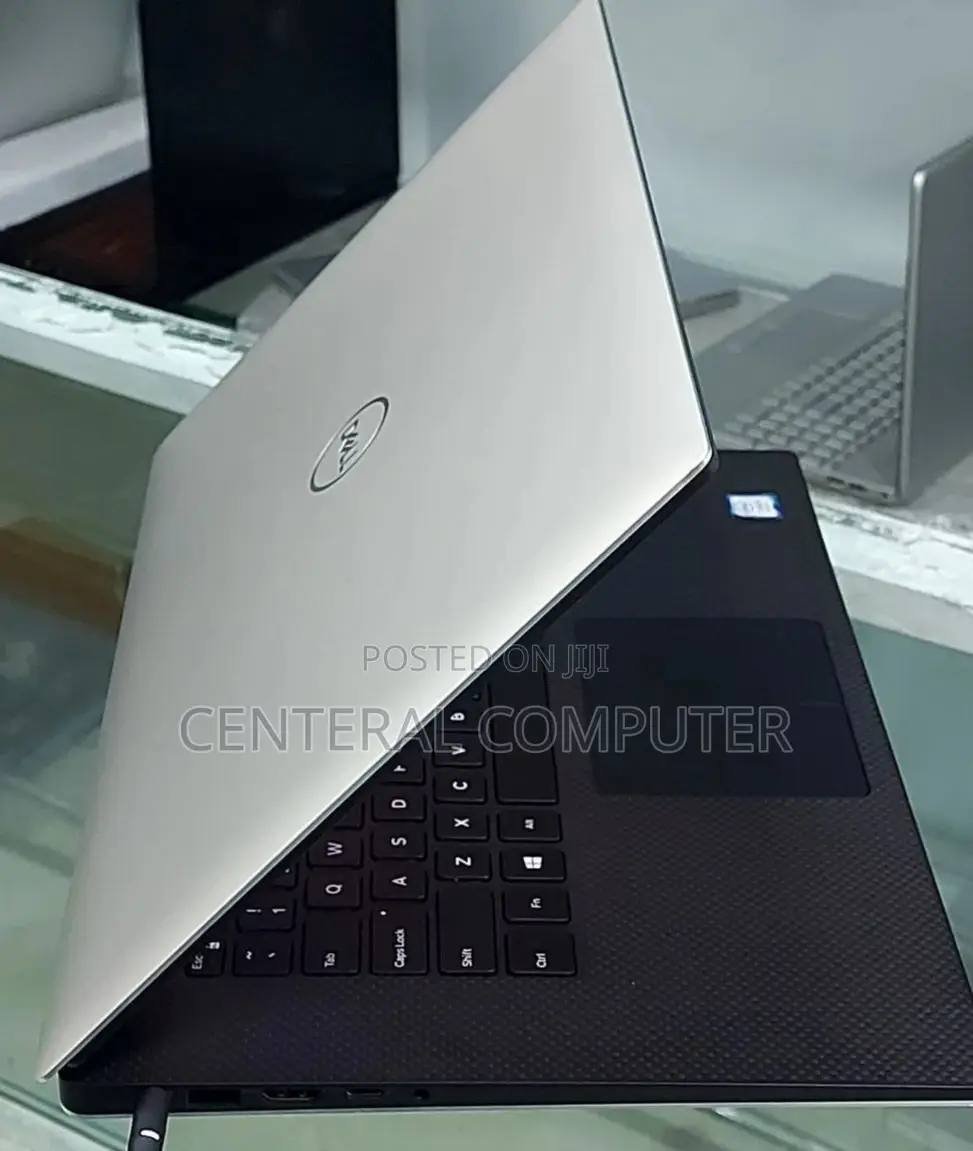 New Laptop Dell Inspiron 11 3153 32GB Intel Core I9 SSD 512GB