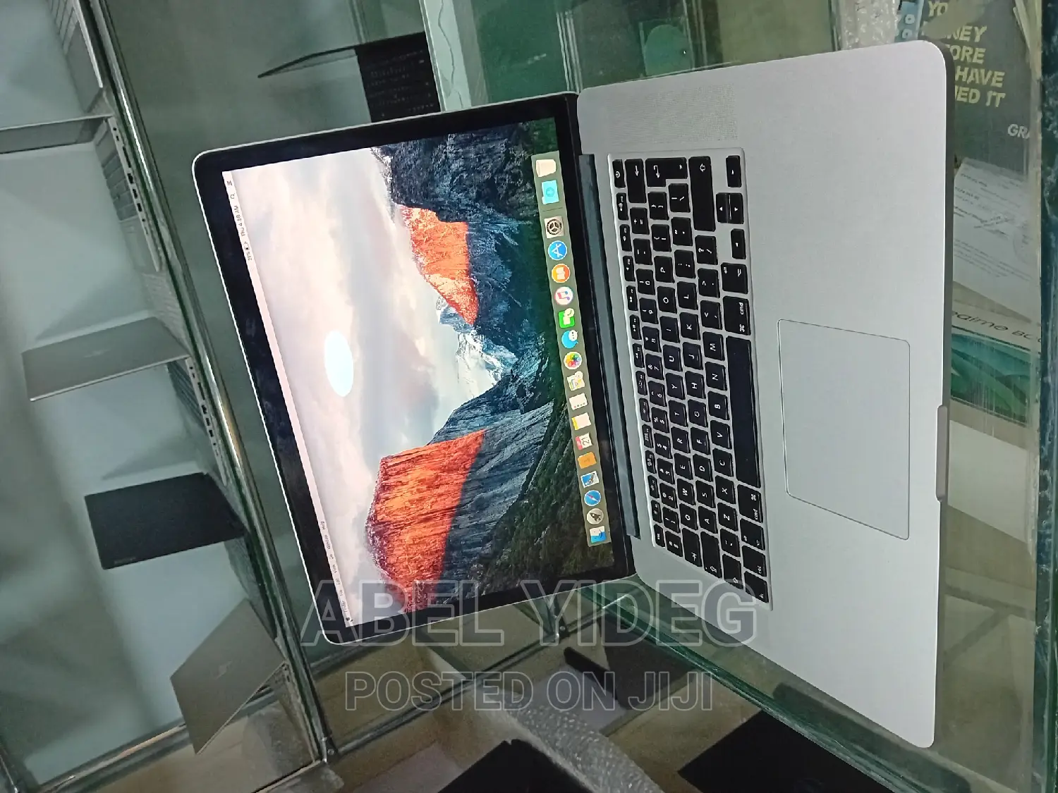 New Apple MacBook Pro 2015 16GB Intel Core I7 SSHD (Hybrid) 512GB