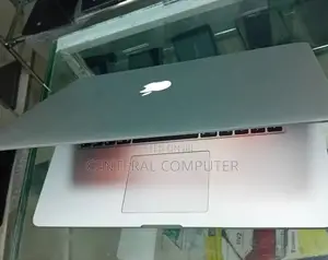 New Laptop Apple MacBook 2015 16GB Intel Core I7 SSD 512GB