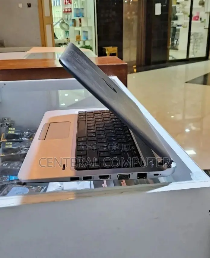 New Laptop HP 430 G3 8GB Intel Core I5 SSD 500GB