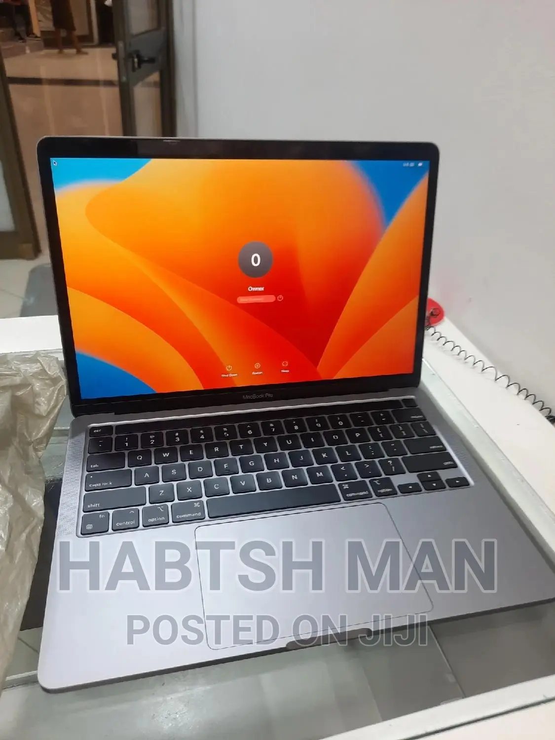 New Laptop Apple MacBook Pro M1 8GB Apple M1 Pro SSD 256GB