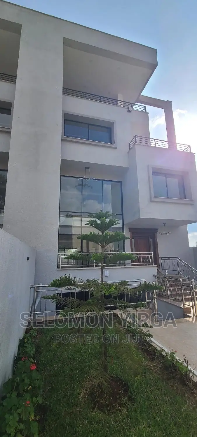 9bdrm House in አድስ አበባ, Bole for sale
