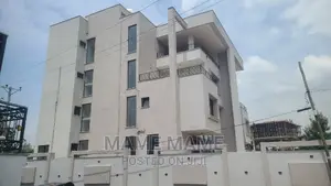 8bdrm House in Addis Abeba, Bole for sale