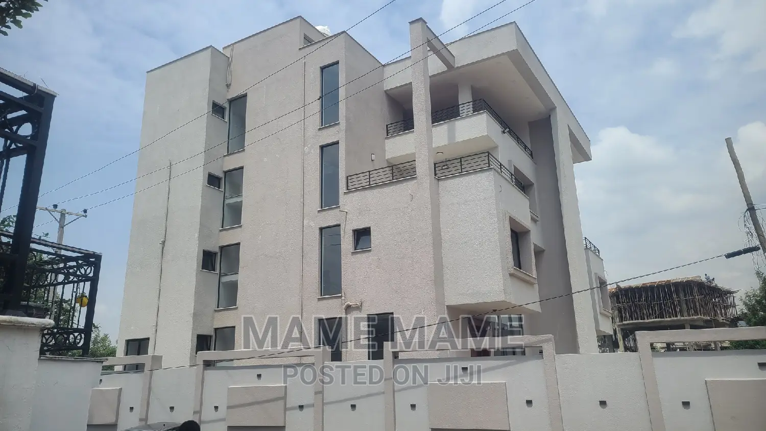 8bdrm House in Addis Abeba, Bole for sale
