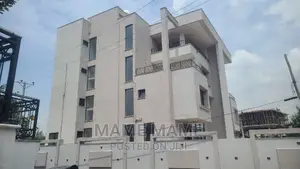 8bdrm House in Addis Abeba, Bole for sale
