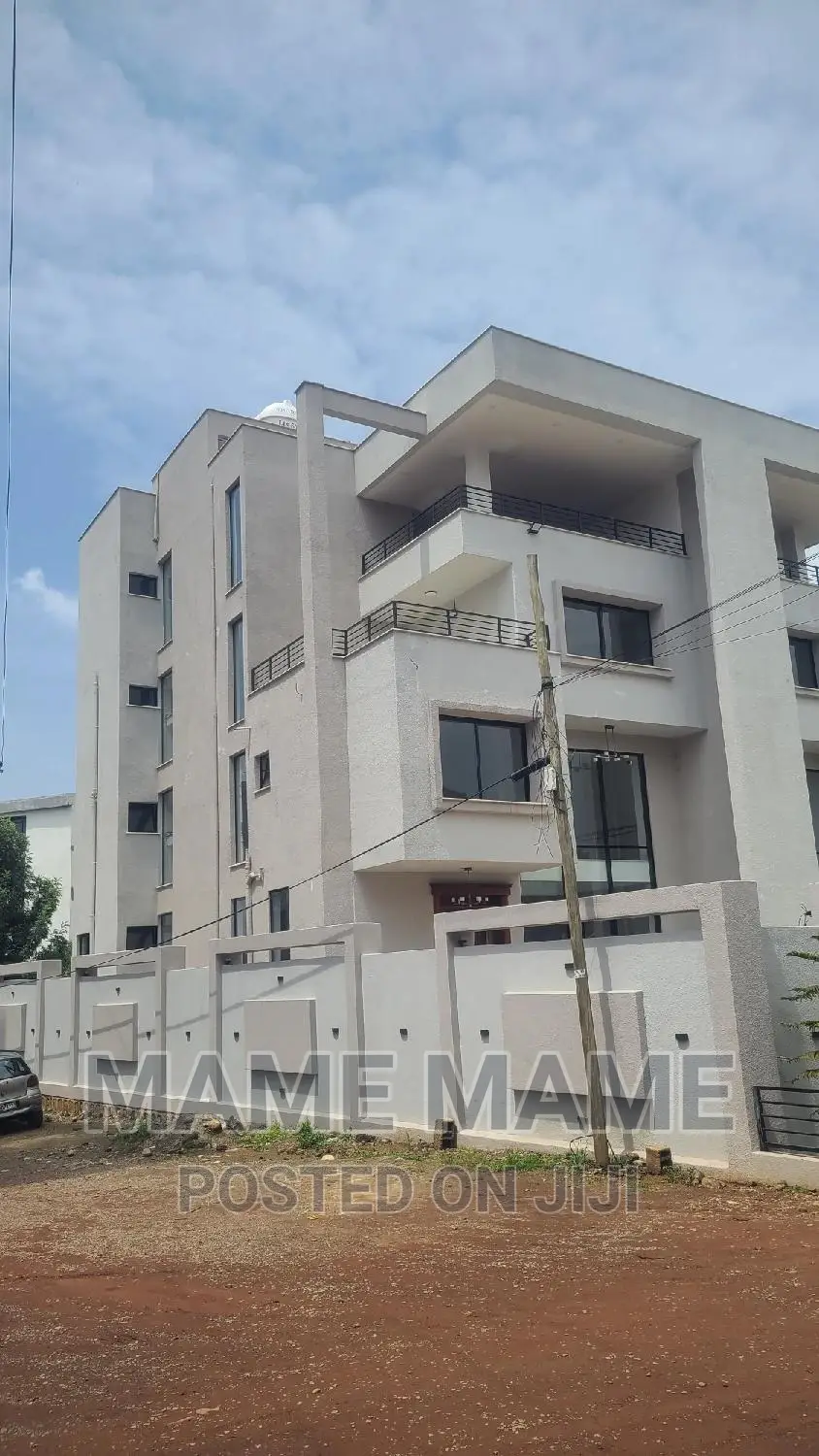 8bdrm House in Addis Abeba, Bole for sale