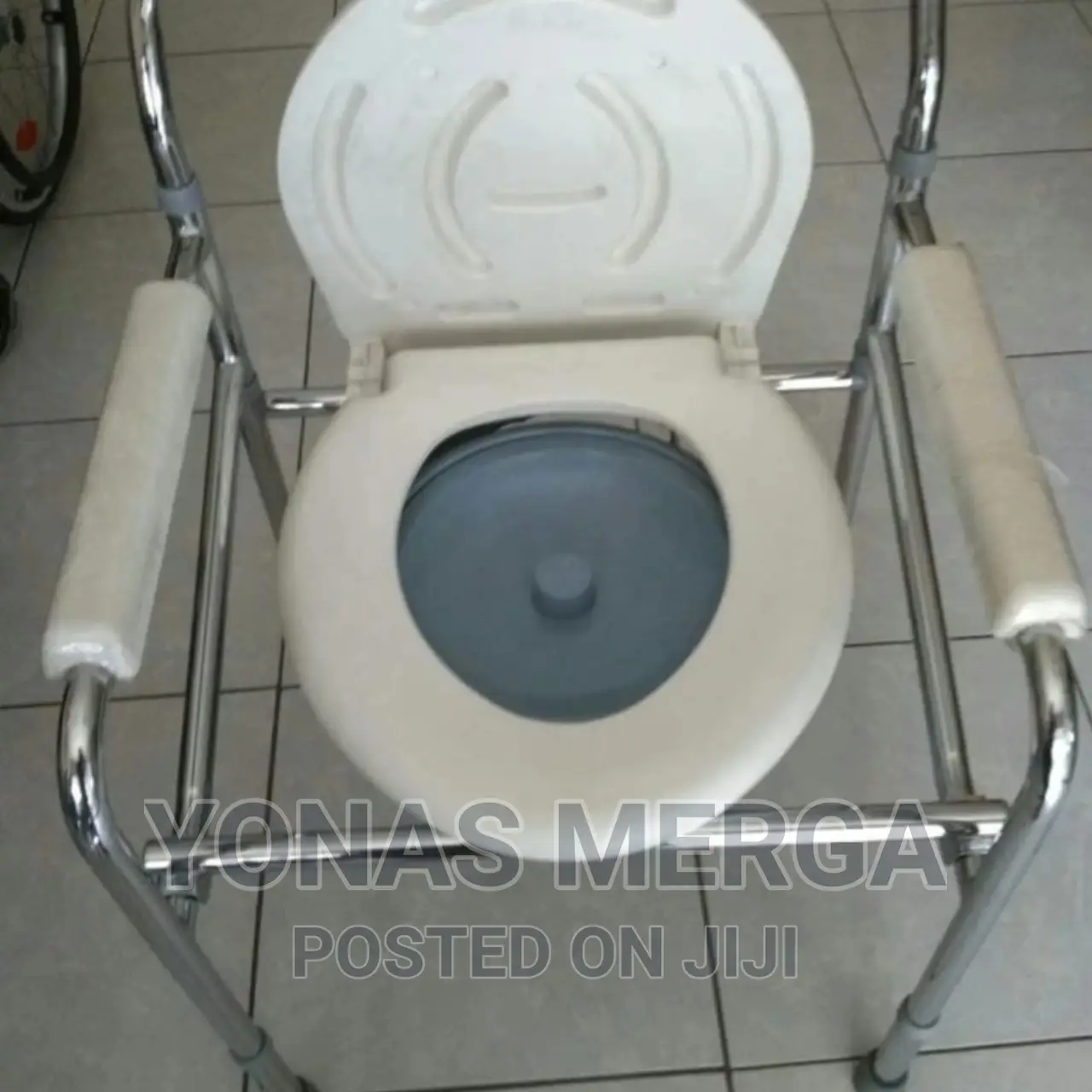Commode Removable Plastic Commode Pail With Lid