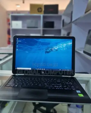 New Laptop HP Pavilion 13 8GB Intel Core I5 HDD 1T
