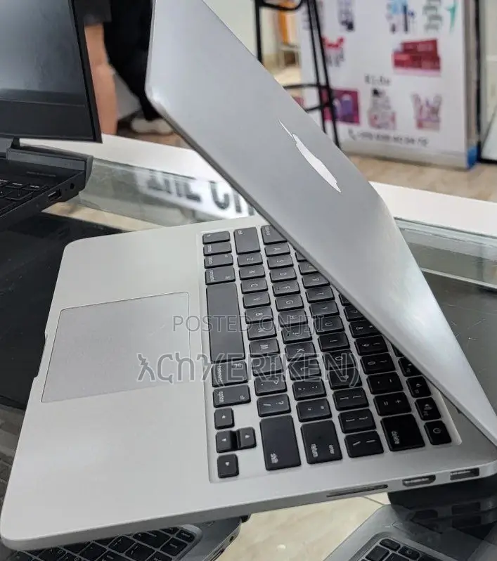 New Laptop Apple MacBook Pro 2013 8GB Intel Core I5 SSD 128GB