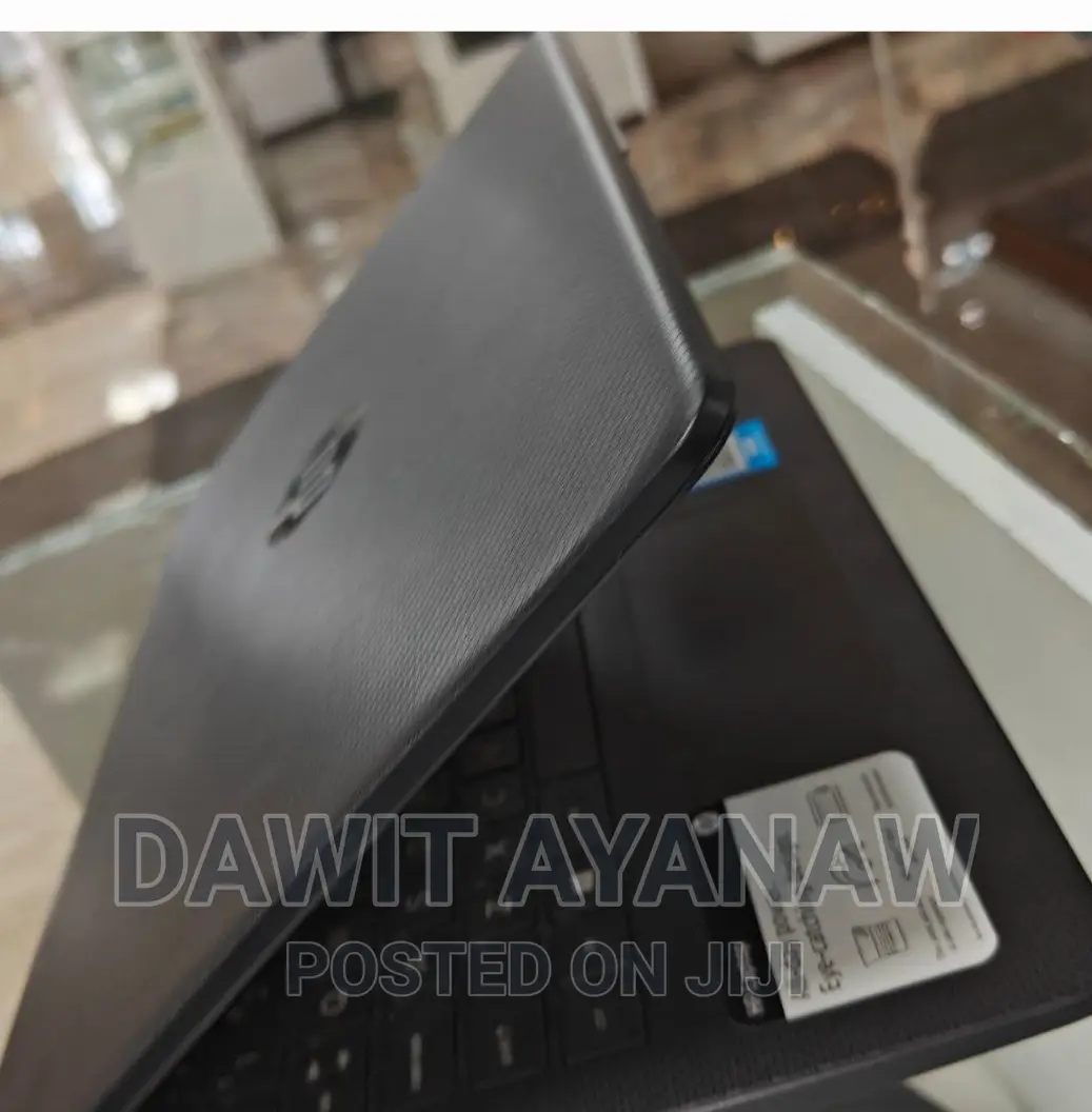New Laptop HP 8GB AMD A10 SSD 256GB