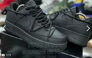 Nike Air Force 1