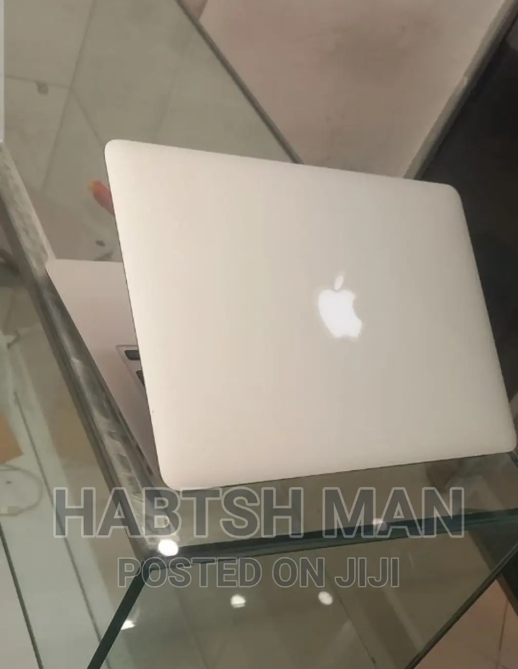 New Laptop Apple MacBook 2015 8GB Intel Core i5 SSD 128GB