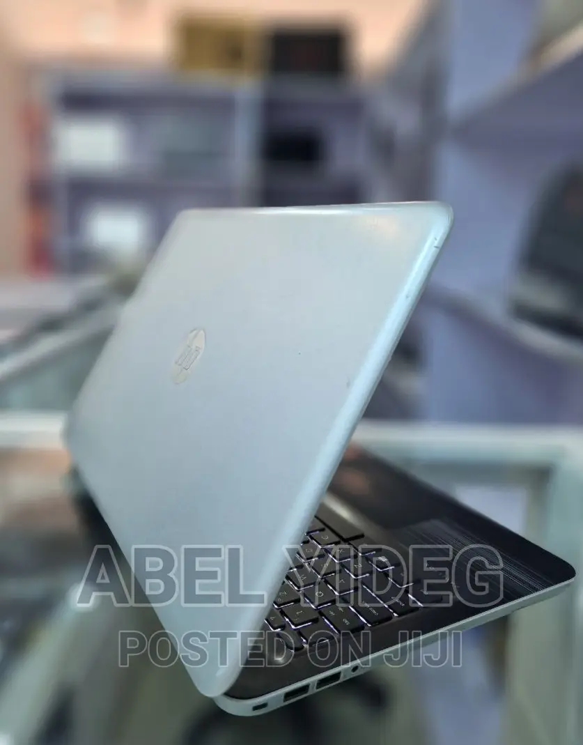 New Laptop HP Pavilion 15 8GB Intel Core i5 HDD 1T