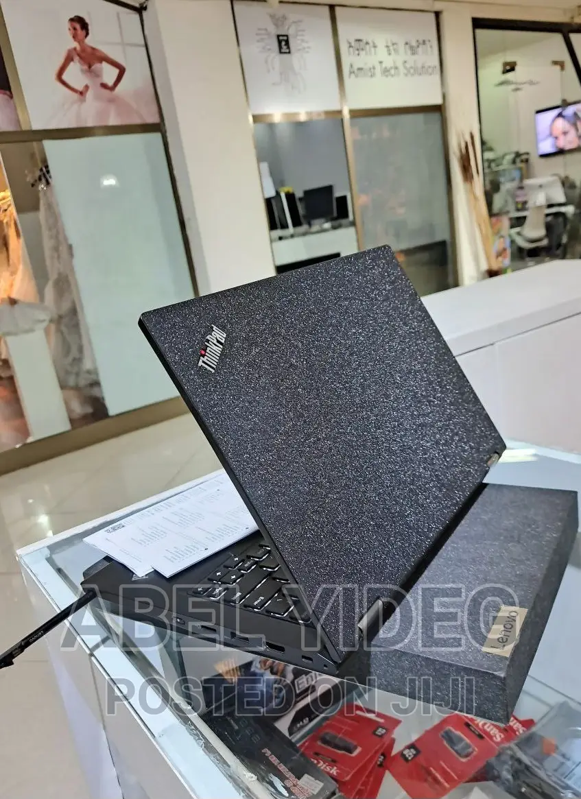 New Laptop Lenovo ThinkPad Yoga 16GB Intel Core i7 SSD 512GB
