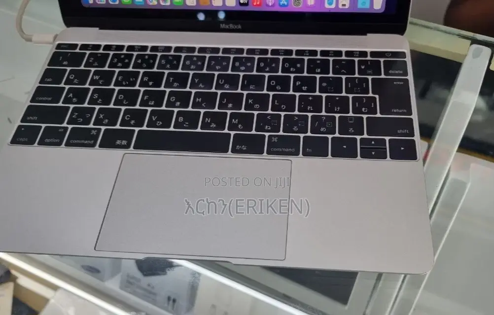 New Laptop Apple MacBook Pro 2016 8GB Intel Core M SSD 256GB