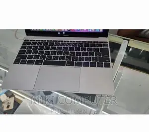 New Laptop Apple MacBook Pro 2016 8GB Intel Core i3 SSD 256GB
