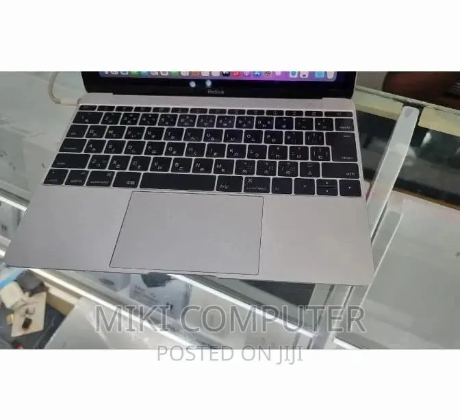 New Laptop Apple MacBook Pro 2016 8GB Intel Core i3 SSD 256GB