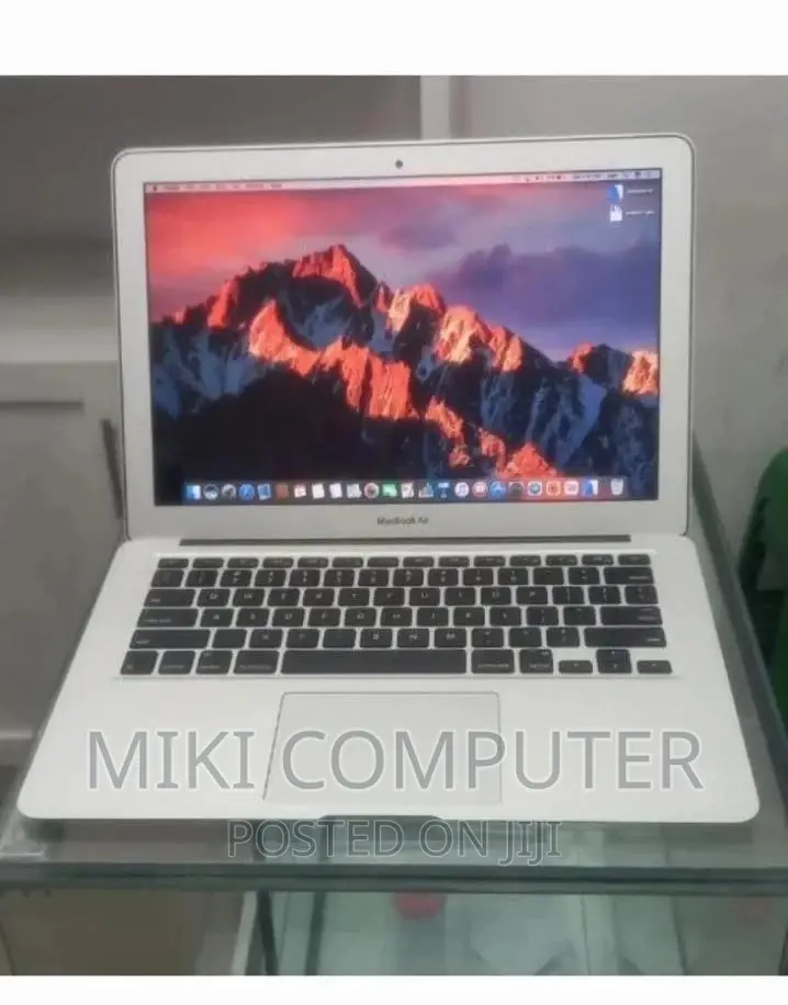 New Laptop Apple MacBook Air 2015 8GB Intel SSD 128GB