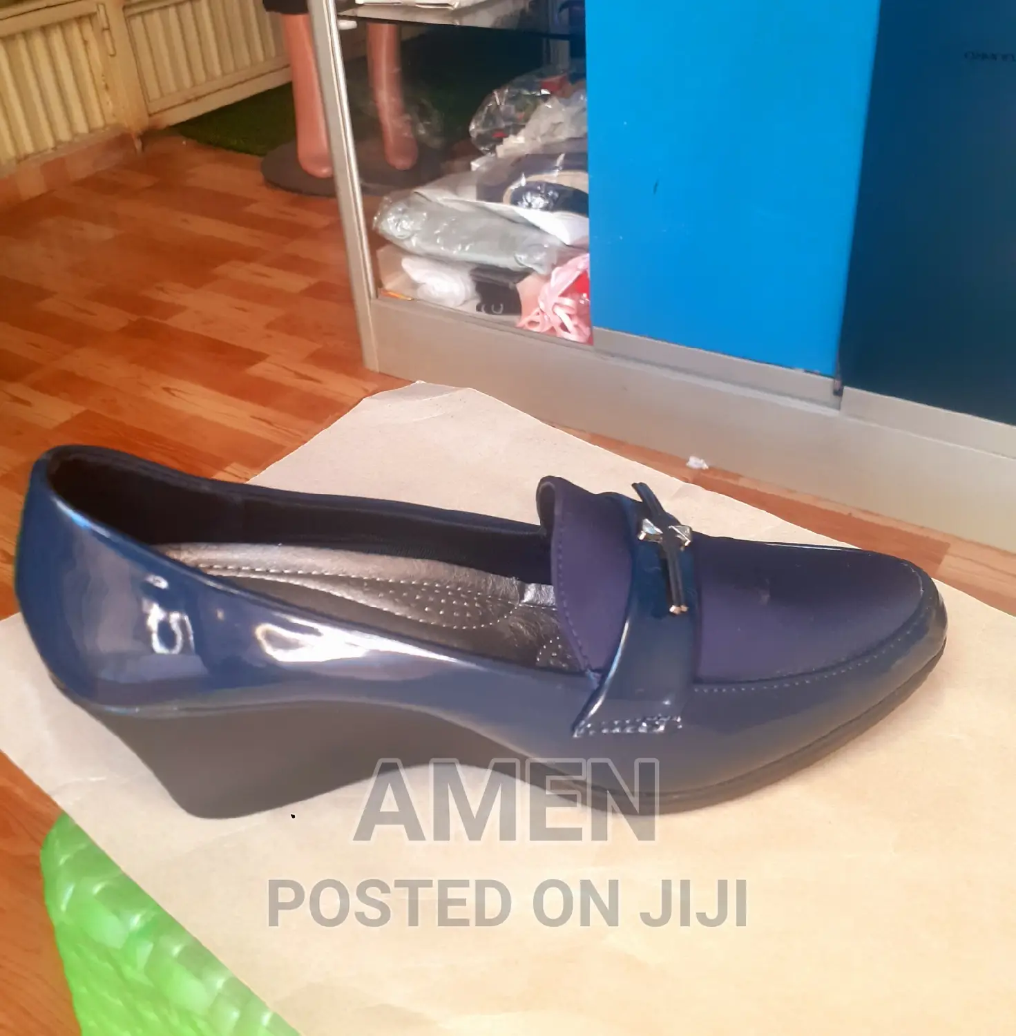 Ladies Shoe
