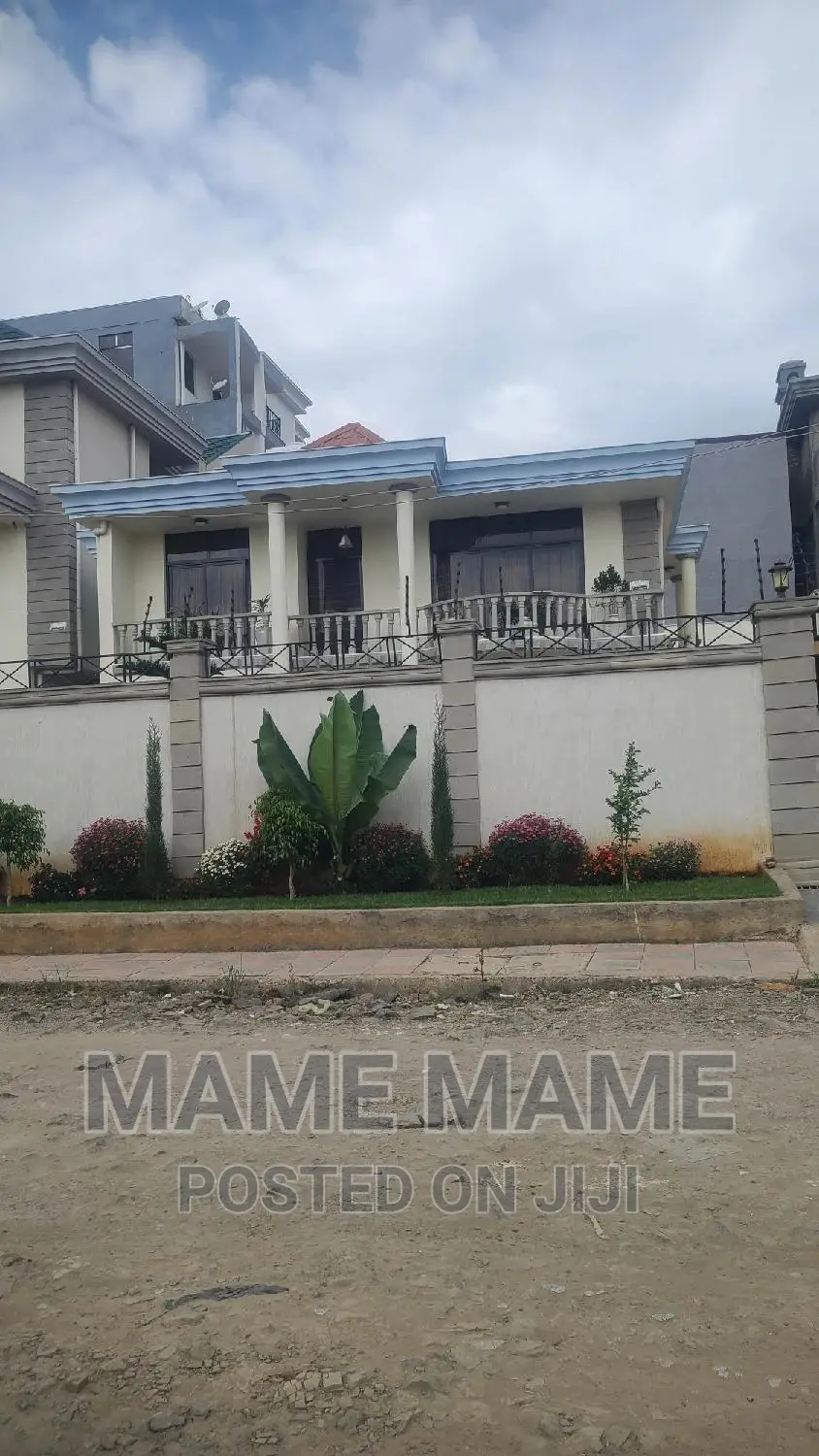 7bdrm House in Addis Abeba, Bole for sale