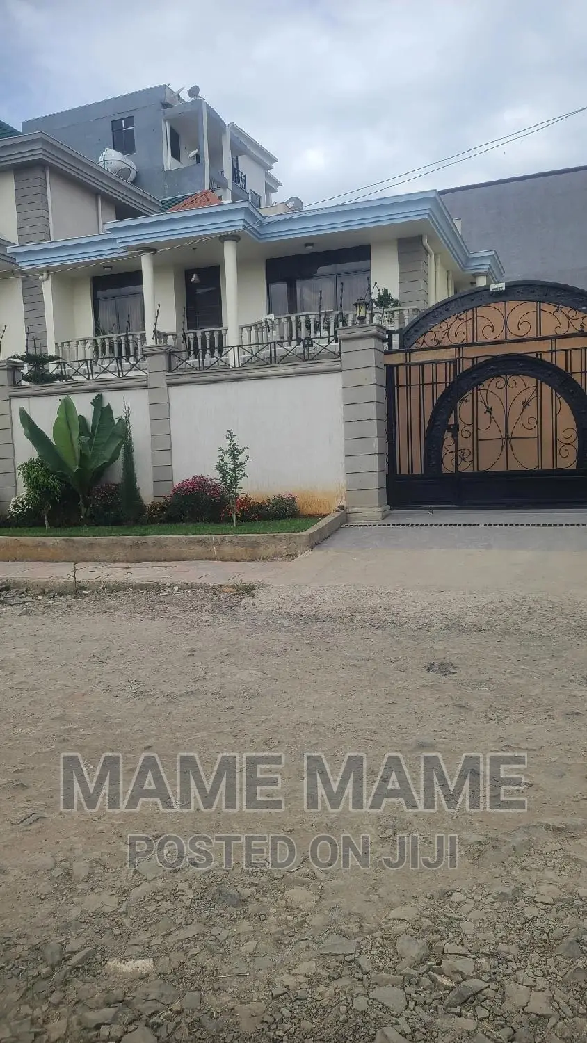 7bdrm House in Addis Abeba, Bole for sale