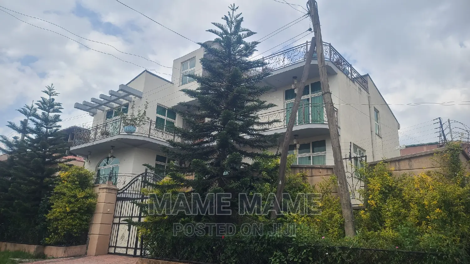 8bdrm House in Addis Abeba, Bole for rent