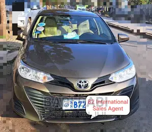 Toyota Yaris 2020 Gray