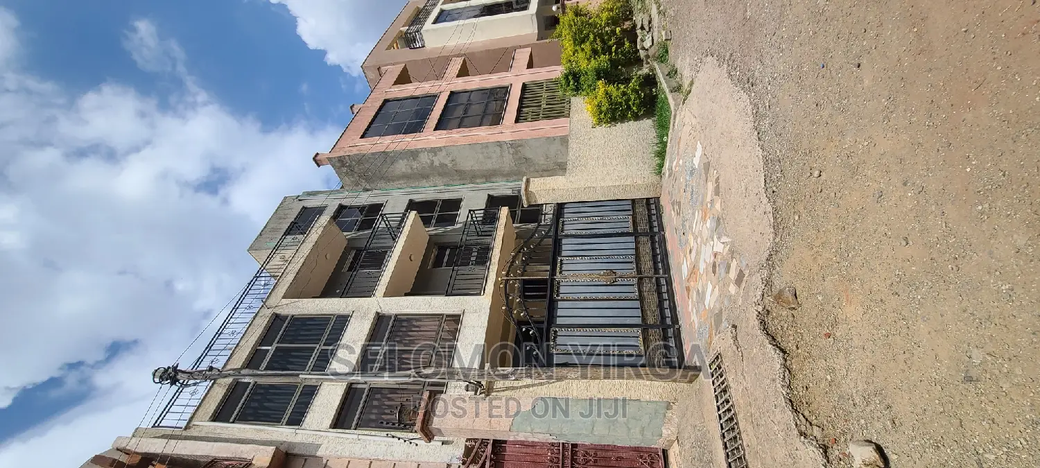 4bdrm House in አድስ አበባ, Bole for sale