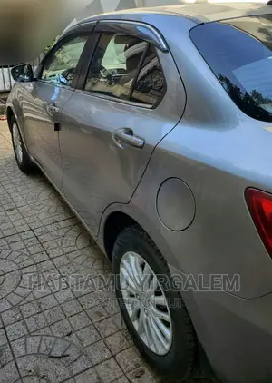 Suzuki Dzire 2022 Silver